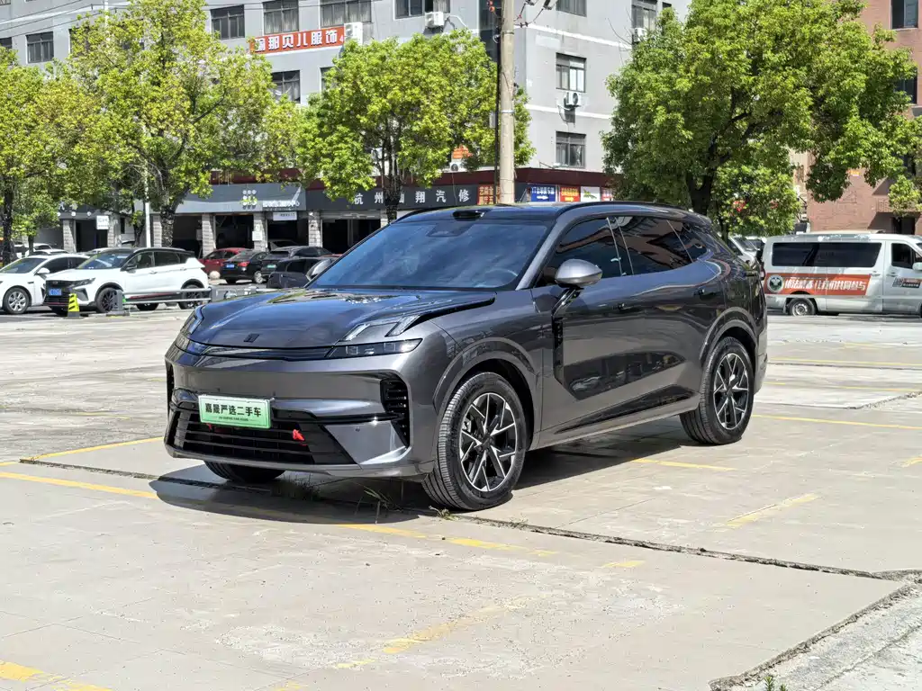 Lynk & Co 08 EM-P