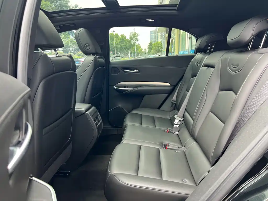 Cadillac XT4 — миниатюра 12