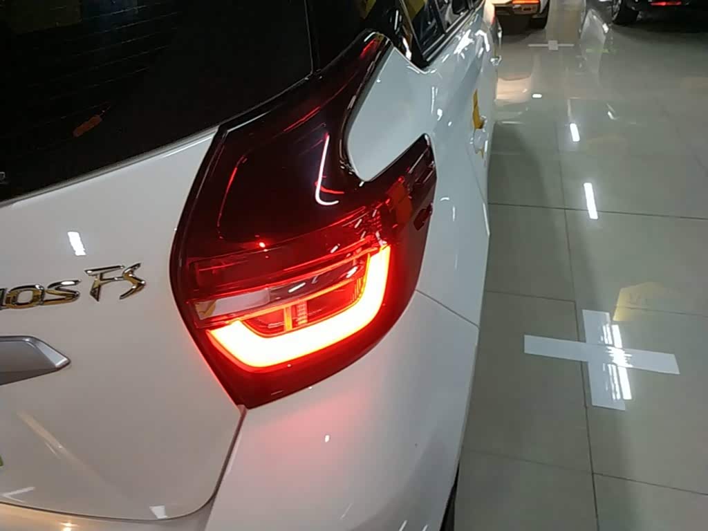 Toyota Vios FS 1.5 л 2023 г. Белый, пробег 32400 км