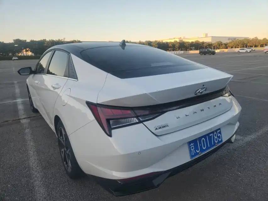 Hyundai Elantra — миниатюра 5