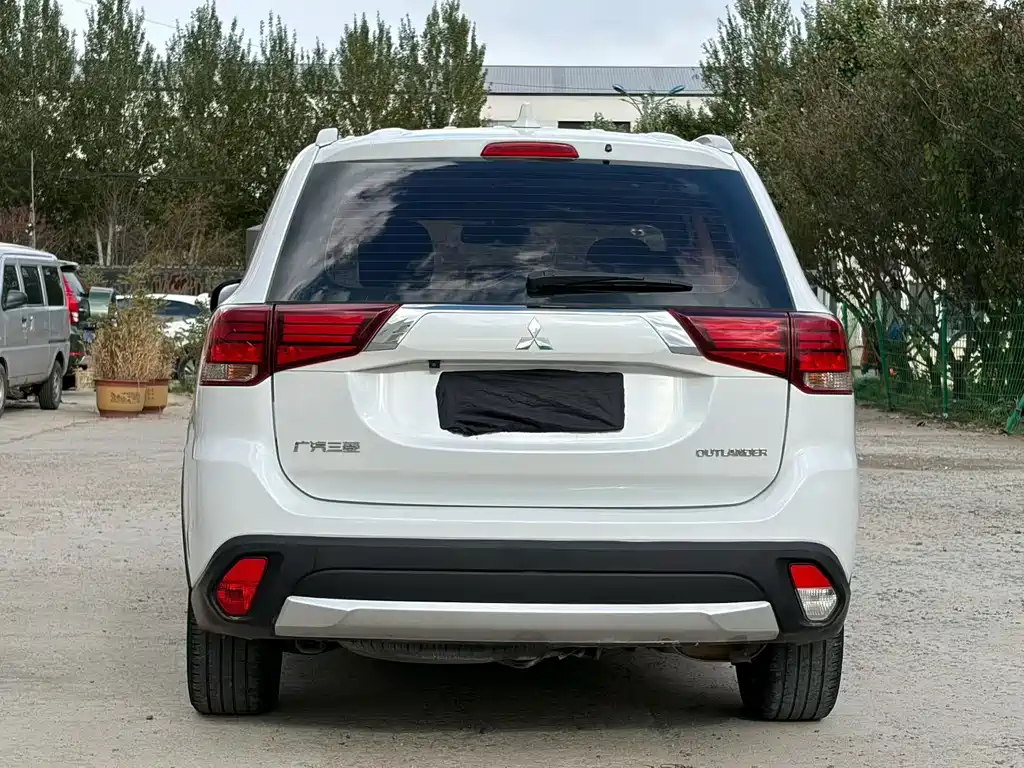 Mitsubishi Outlander — миниатюра 4