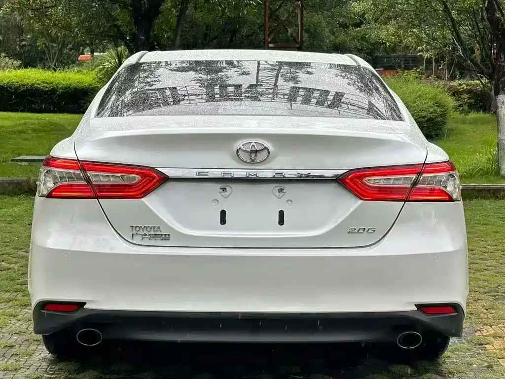 Toyota Camry — миниатюра 6