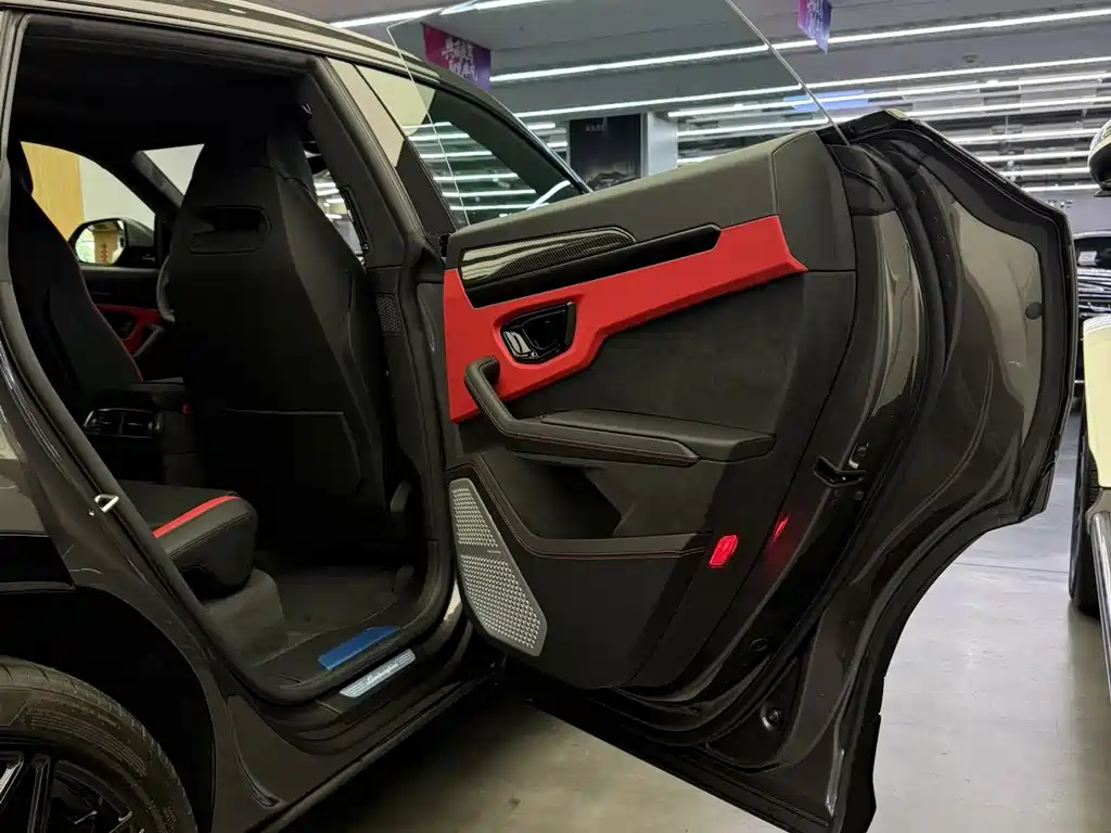 Lamborghini Urus SE — миниатюра 9