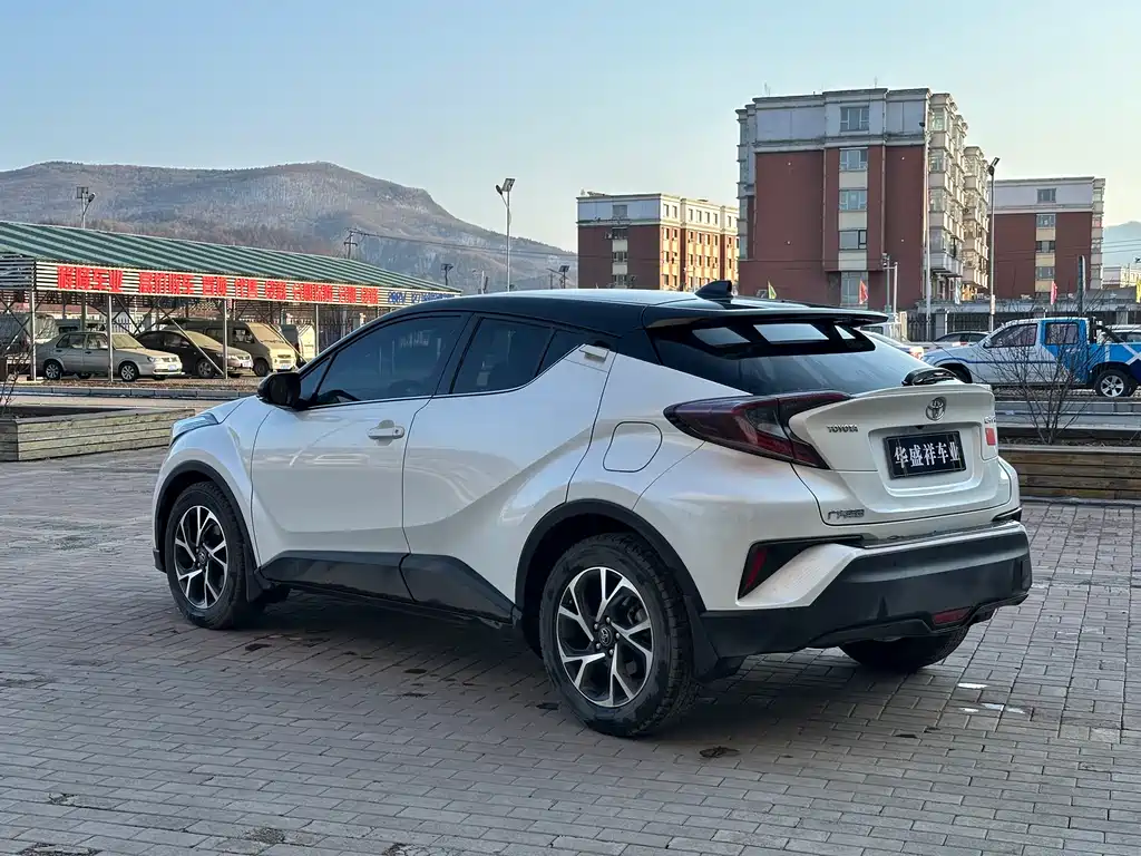Toyota C-HR 2.0L Luxury Sunroof Edition China V, фото 9
