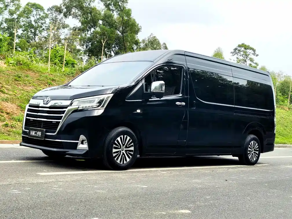 Toyota Hiace 2023