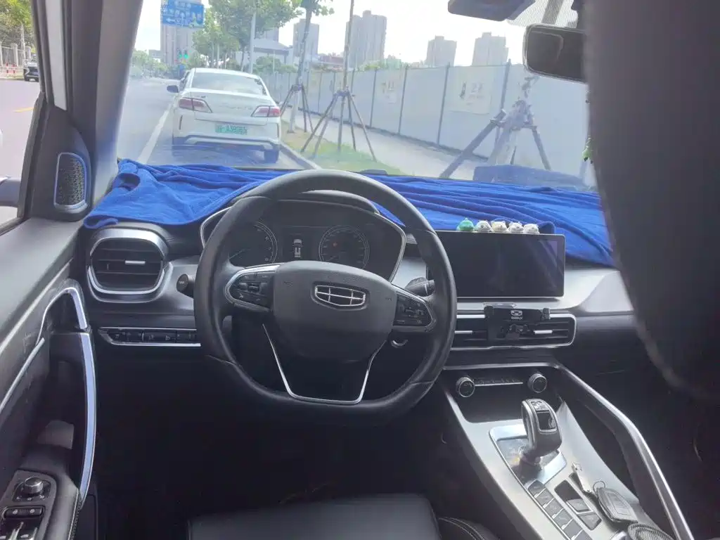 Geely Binyue — миниатюра 11
