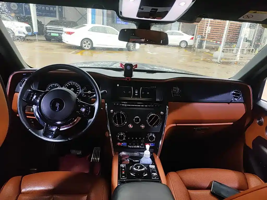 ROLLS-ROYCE CULLINAN