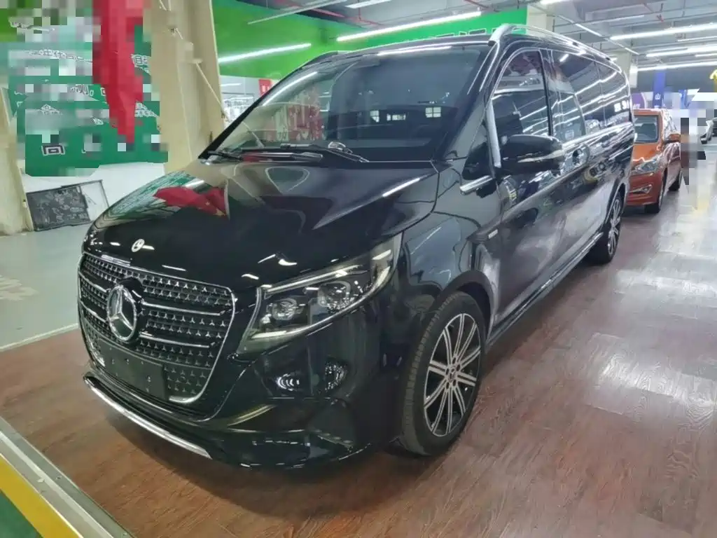 奔驰V级 2024款 V 300 L 长轴距尊贵版 2025