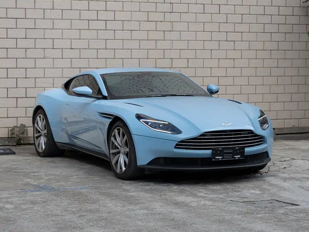 Aston Martin DB11 — миниатюра 3