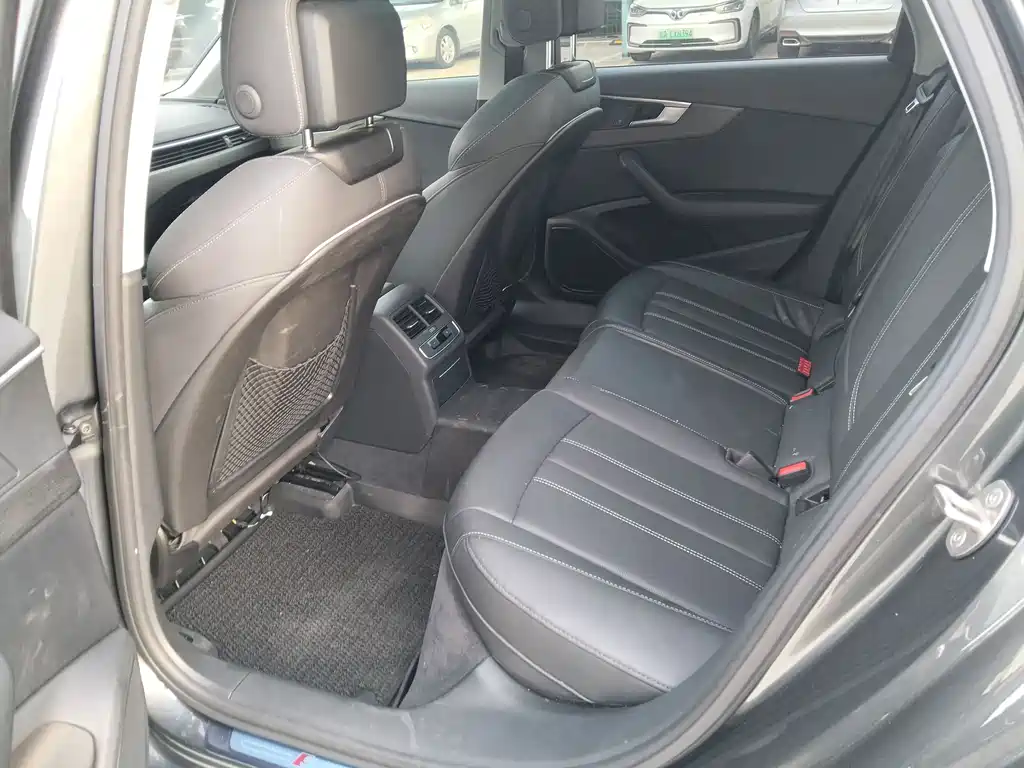 Audi A4L 2020 40 TFSI Fashion