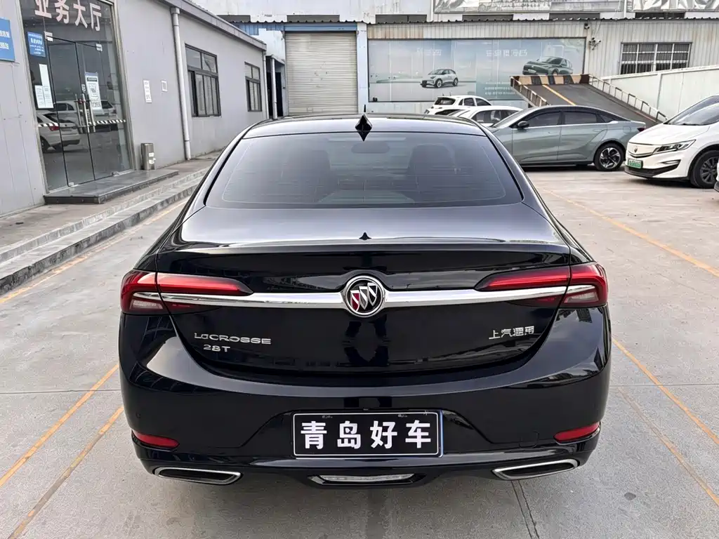 Buick LaCrosse — миниатюра 10