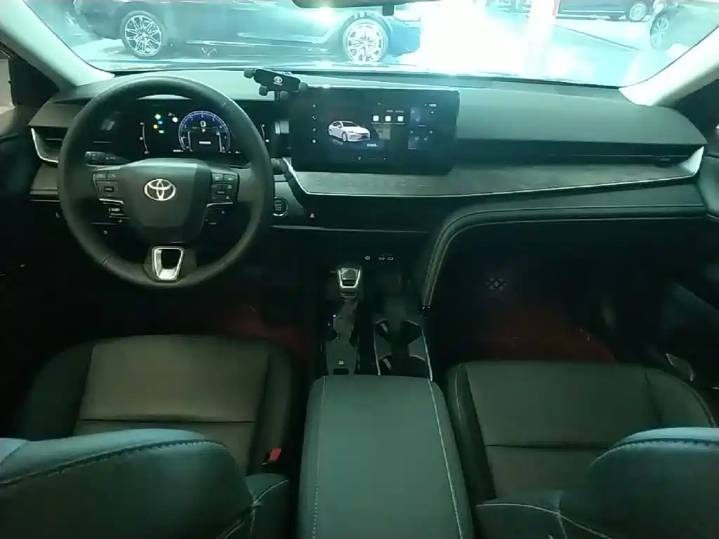 Toyota Camry — миниатюра 10