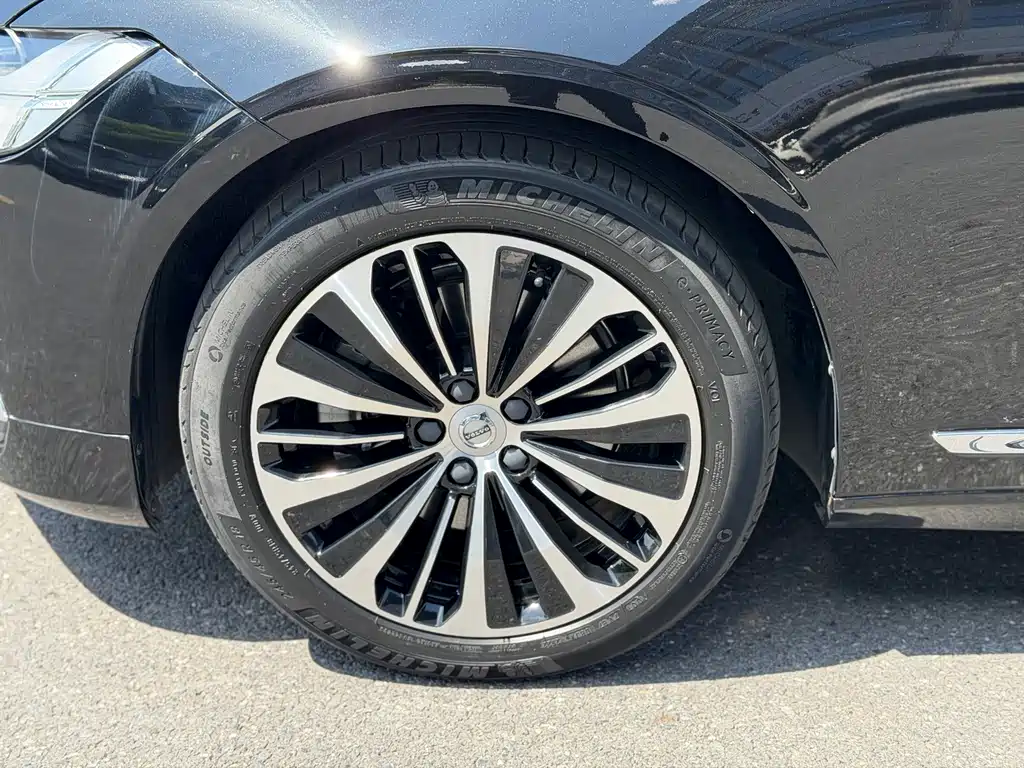 Volvo S90 — миниатюра 4