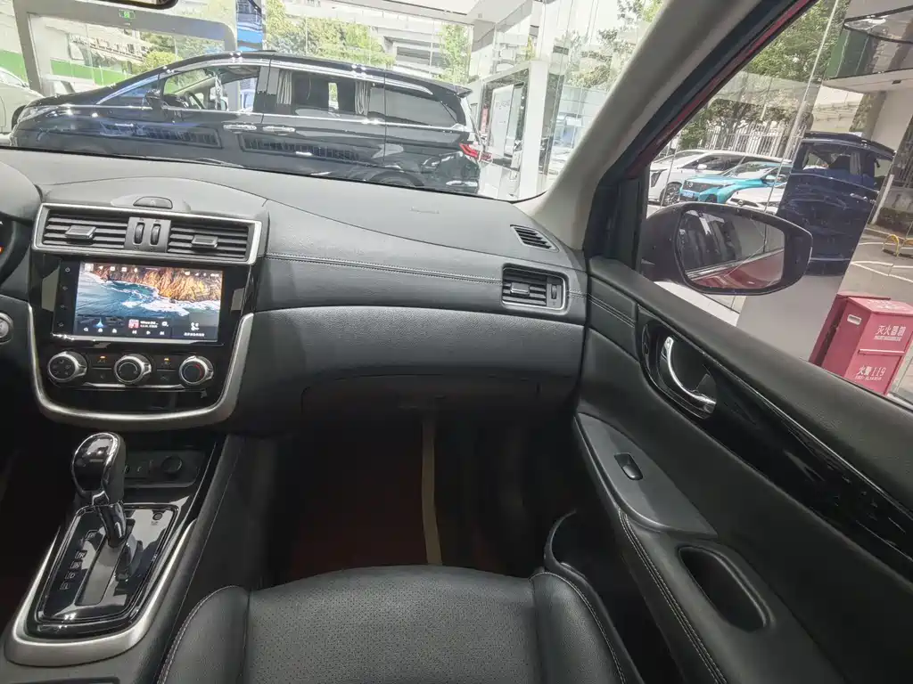 Nissan Tiida 2021 1.6L CVT