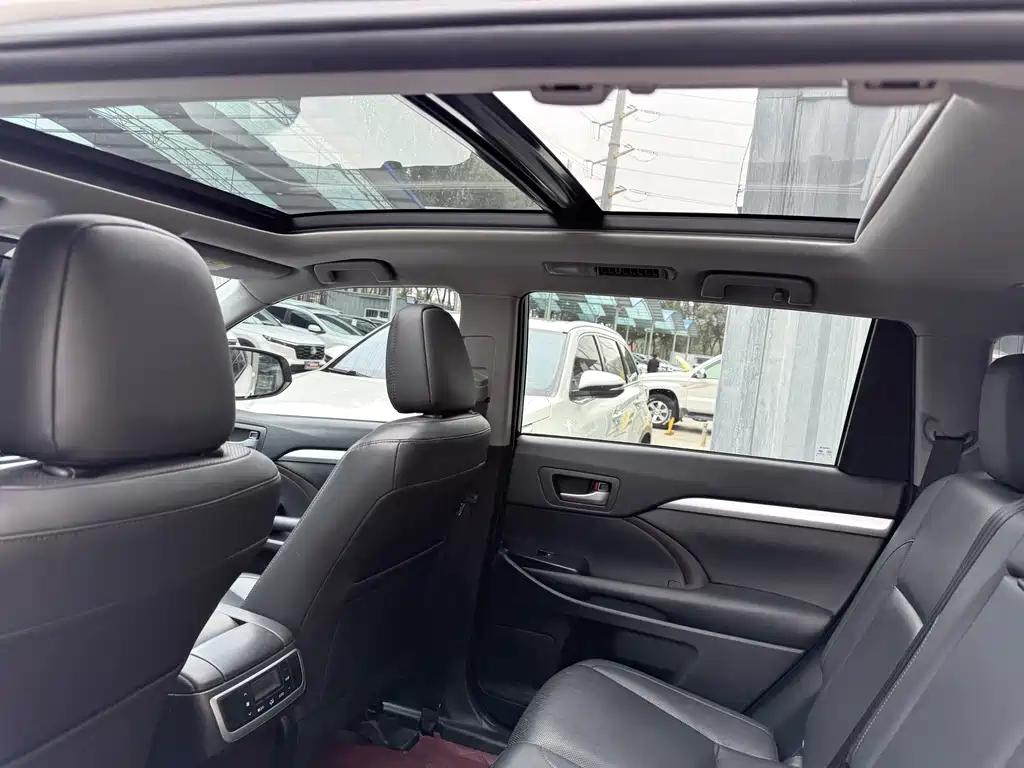 Toyota Highlander — миниатюра 12
