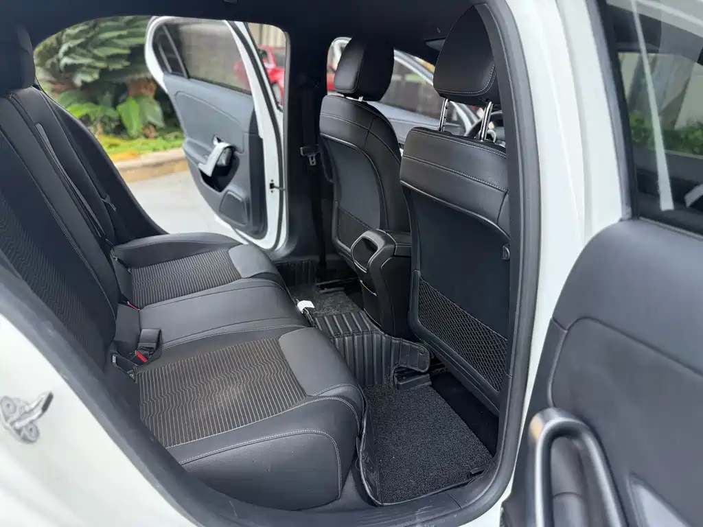 Mercedes-Benz A-Class (Import) — миниатюра 6