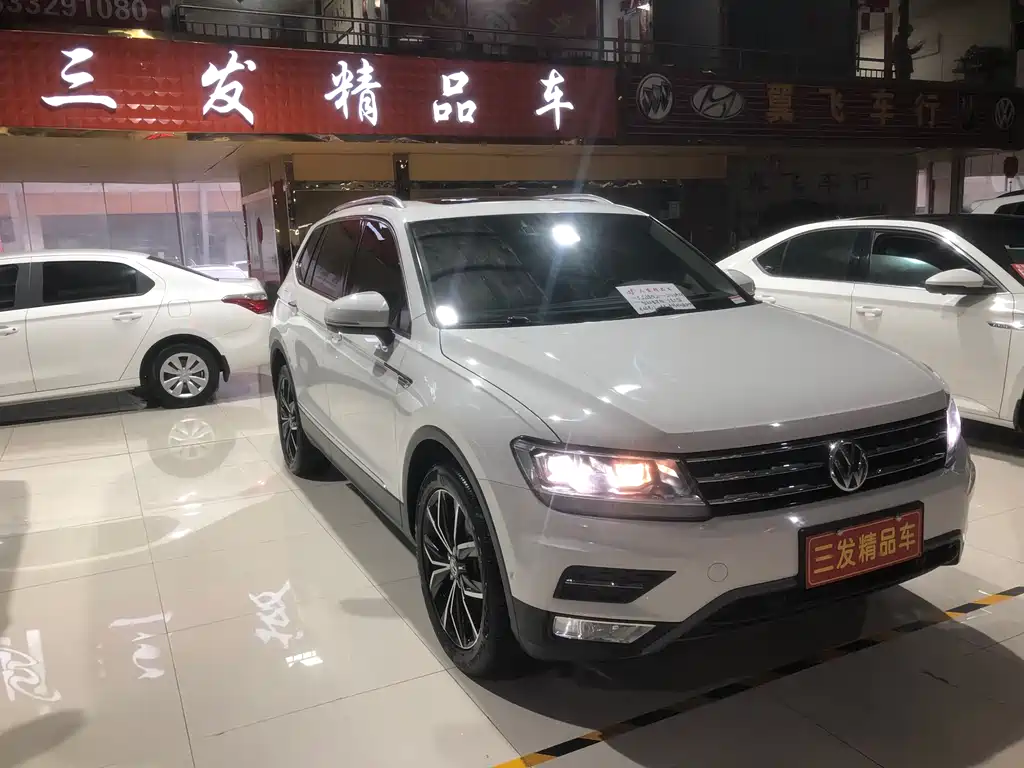 VOLKSWAGEN TIGUAN L