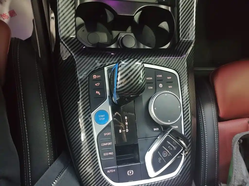 BMW iX3 — миниатюра 14