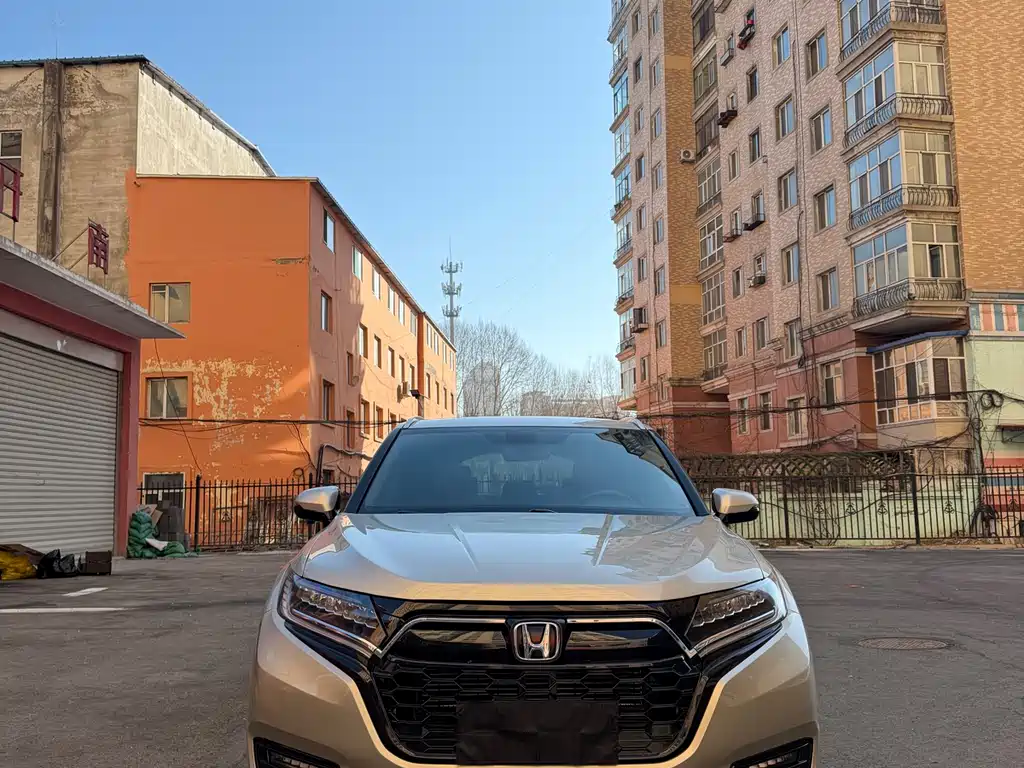 HONDA UR V