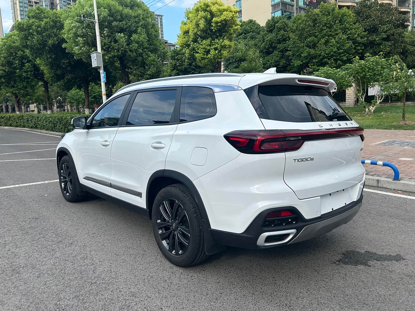 CHERY Tiggo 8 1.5 л 2023 г. Белый, пробег 14000 км