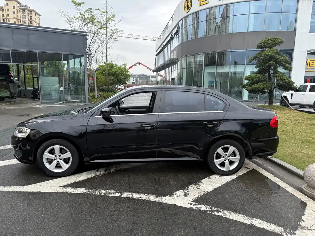 Volkswagen Lavida 2013 1.6L AT