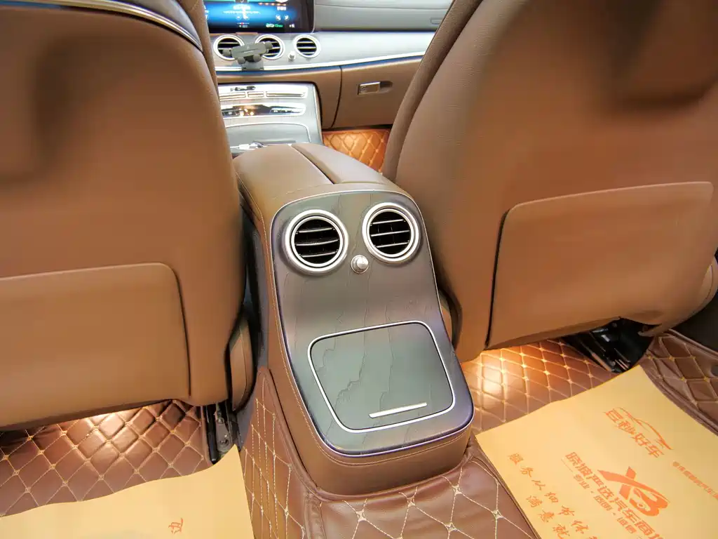 Mercedes-Benz E-Class — миниатюра 17