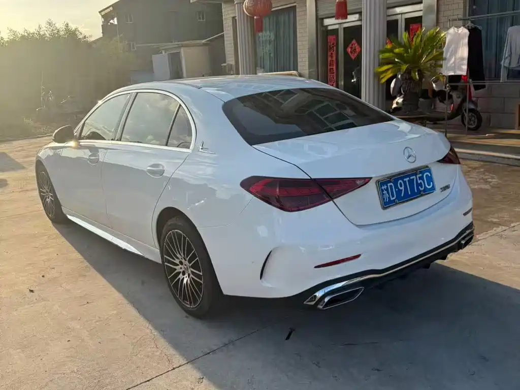 Mercedes-Benz C-Class — миниатюра 6
