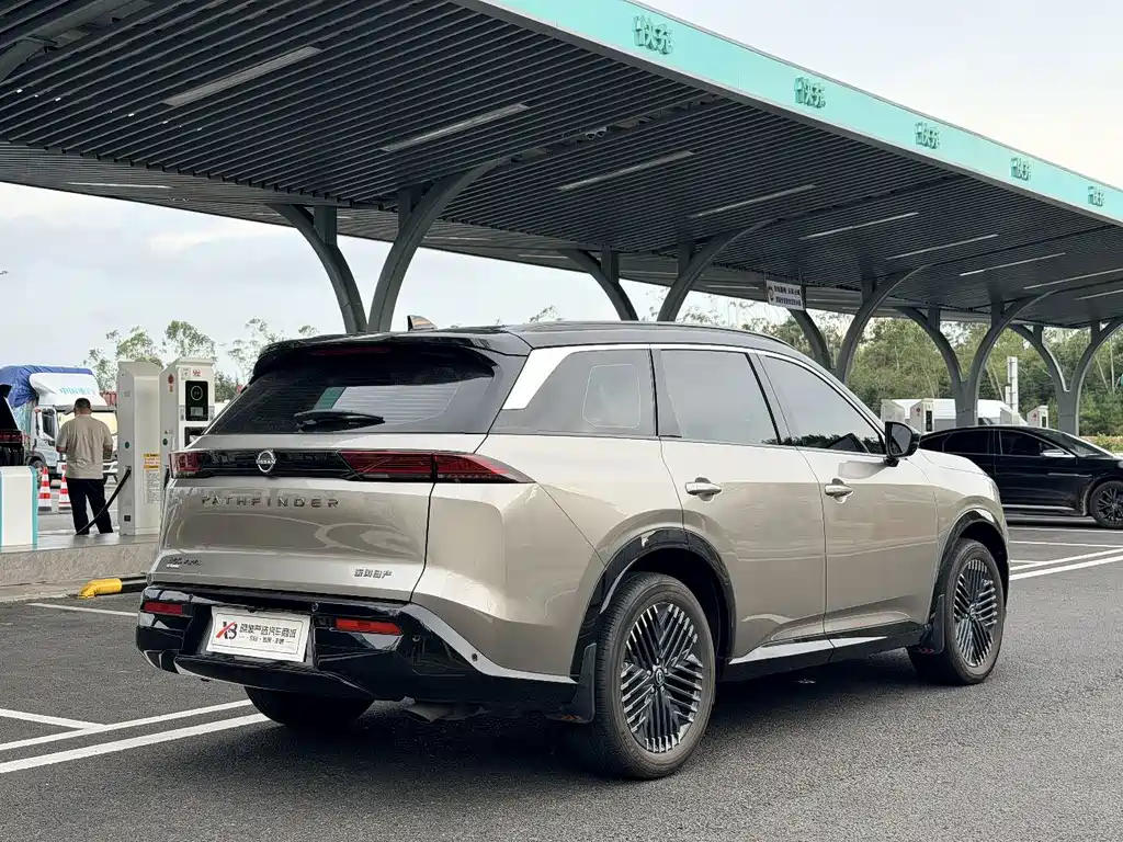 Nissan Teramont — миниатюра 14