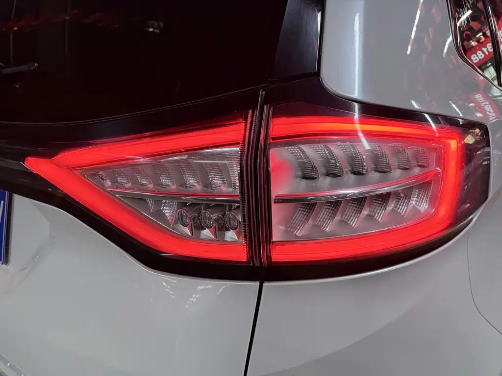Ford Edge — миниатюра 20