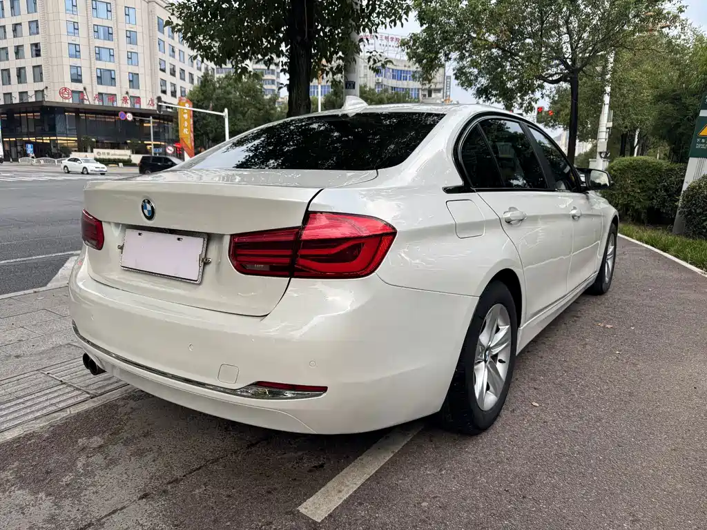 BMW 3 Series — миниатюра 7