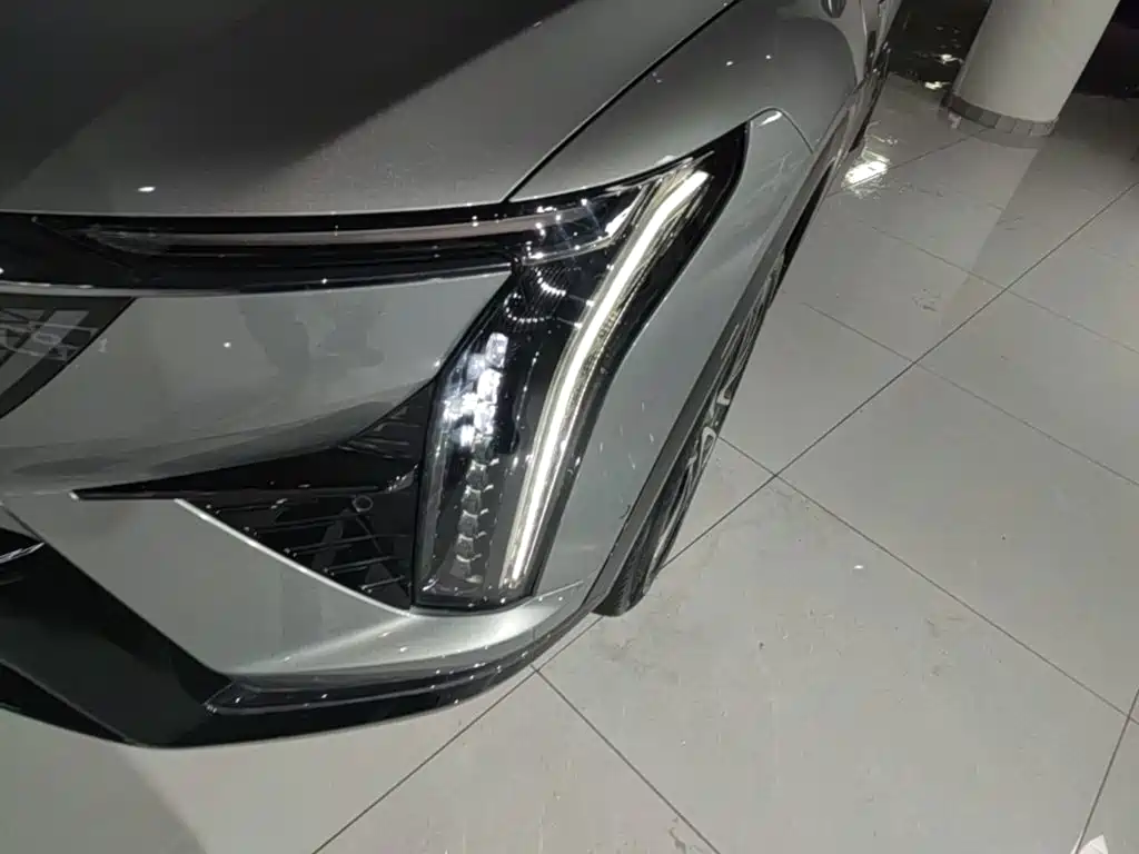 Cadillac IQ — миниатюра 24