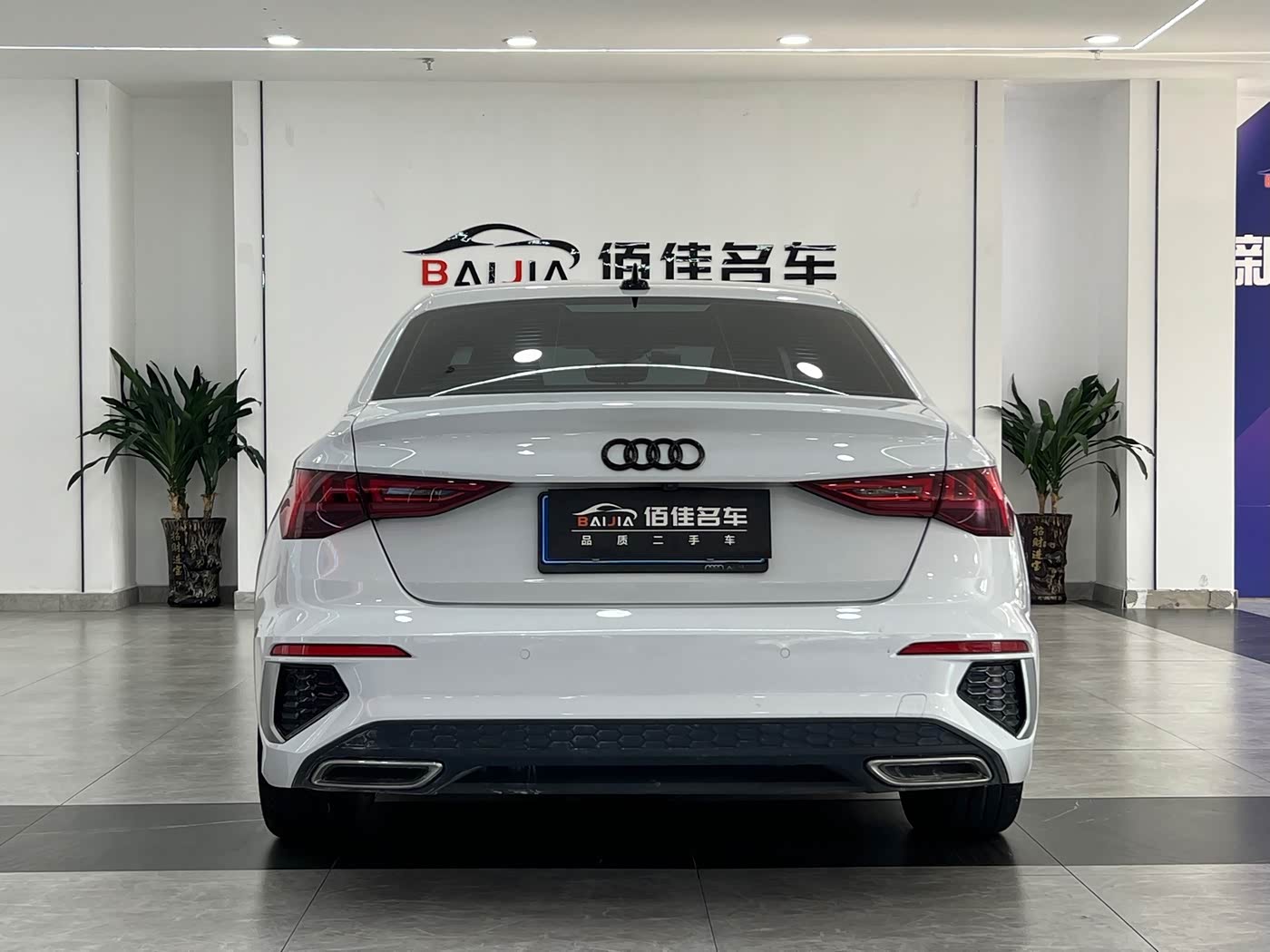 Audi A3 1.4 л 2022 г. Белый, пробег 48000 км