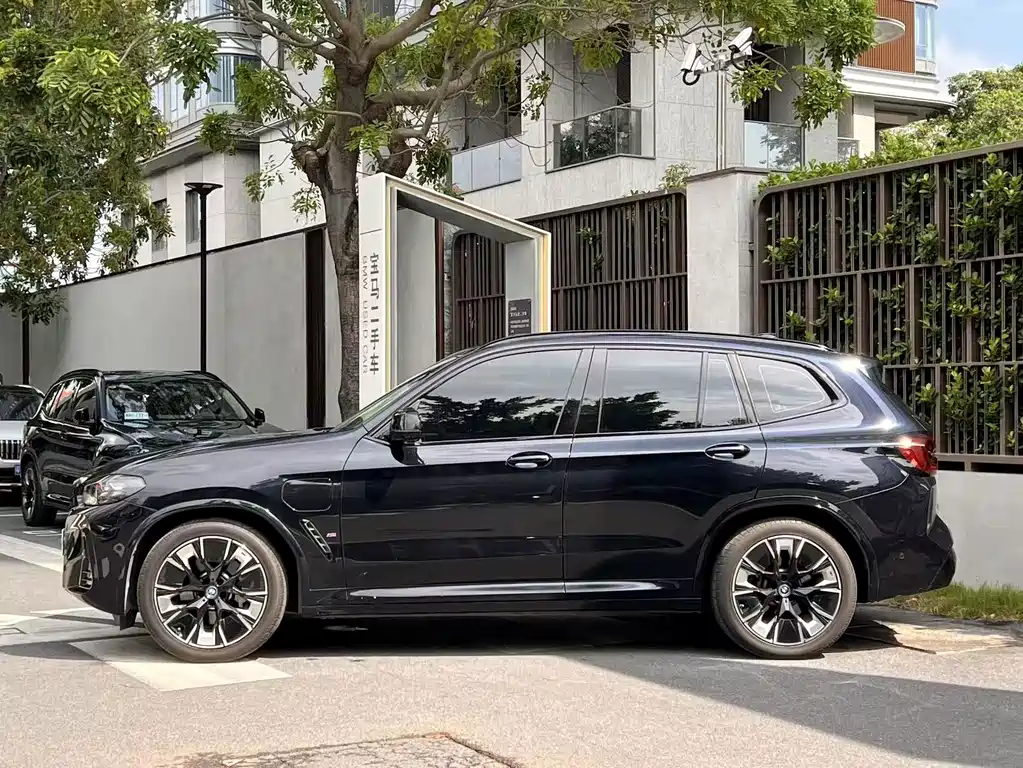 BMW iX3 — миниатюра 3