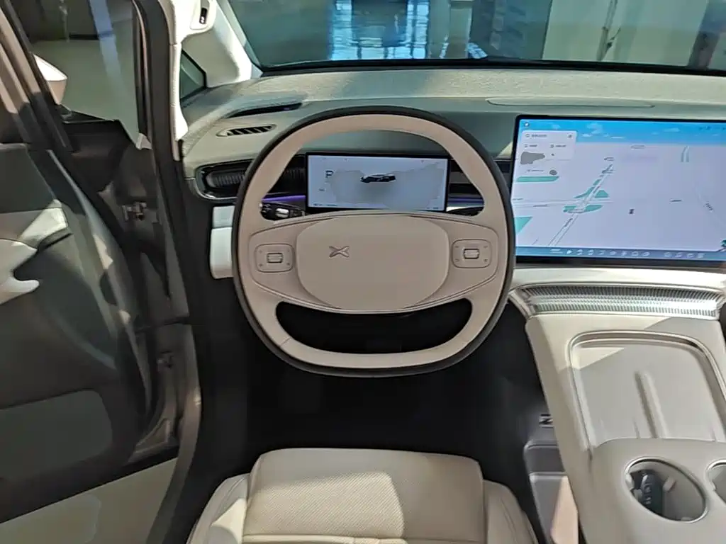 XPeng X9 — миниатюра 11