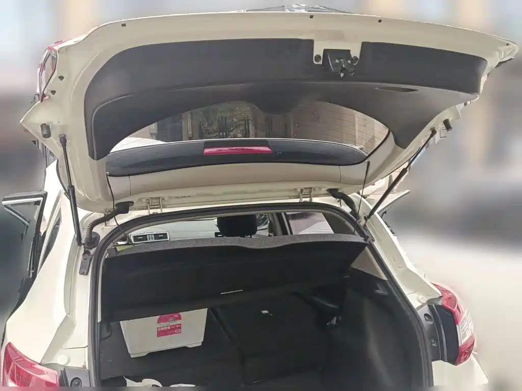 Nissan Tiida — миниатюра 10