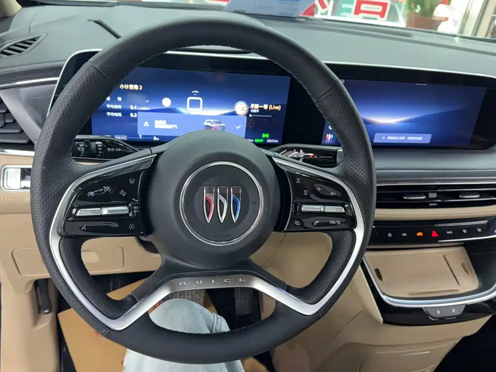 Buick GL8 Hybrid — миниатюра 3