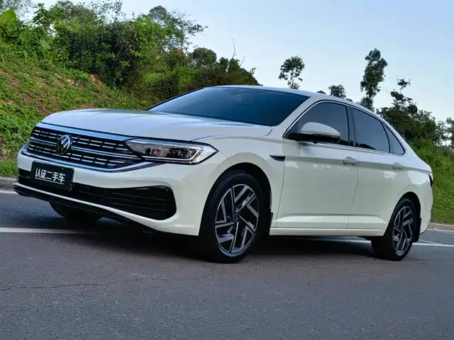 VOLKSWAGEN SAGITAR 2022