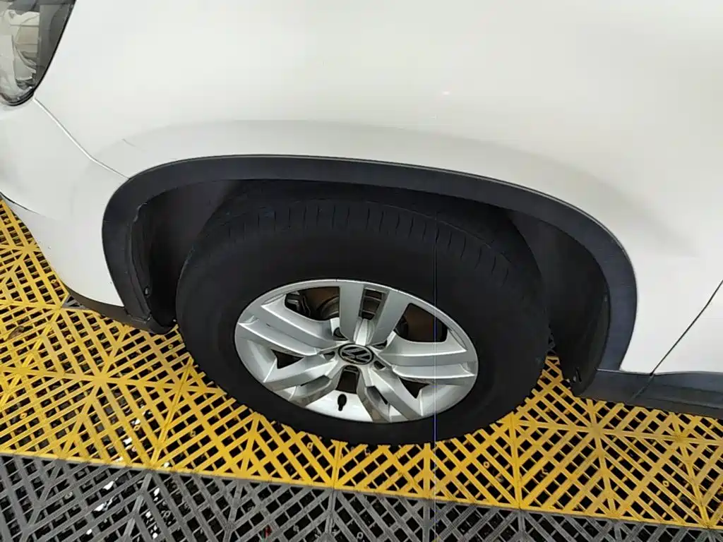 Volkswagen Tiguan — миниатюра 23