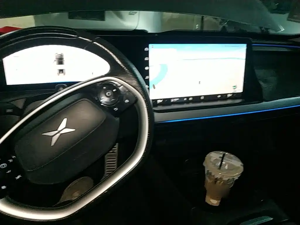 XPeng P7 — миниатюра 10