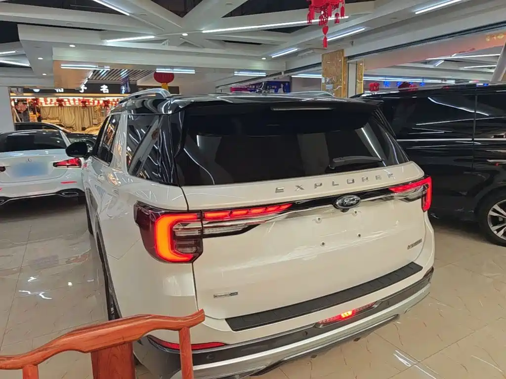 Ford Explorer — миниатюра 5