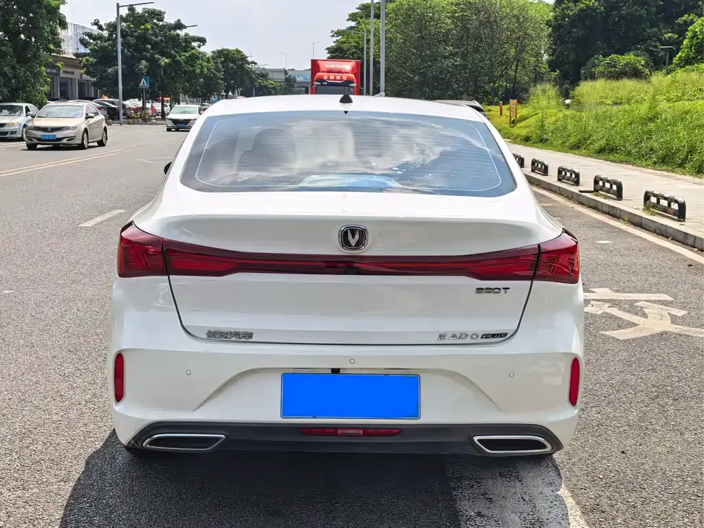 Changan Eado — миниатюра 9