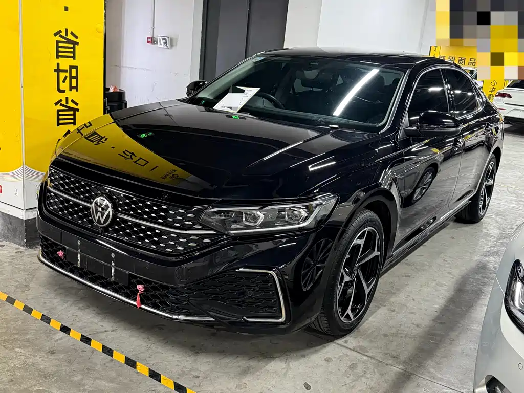 Volkswagen Passat 2024