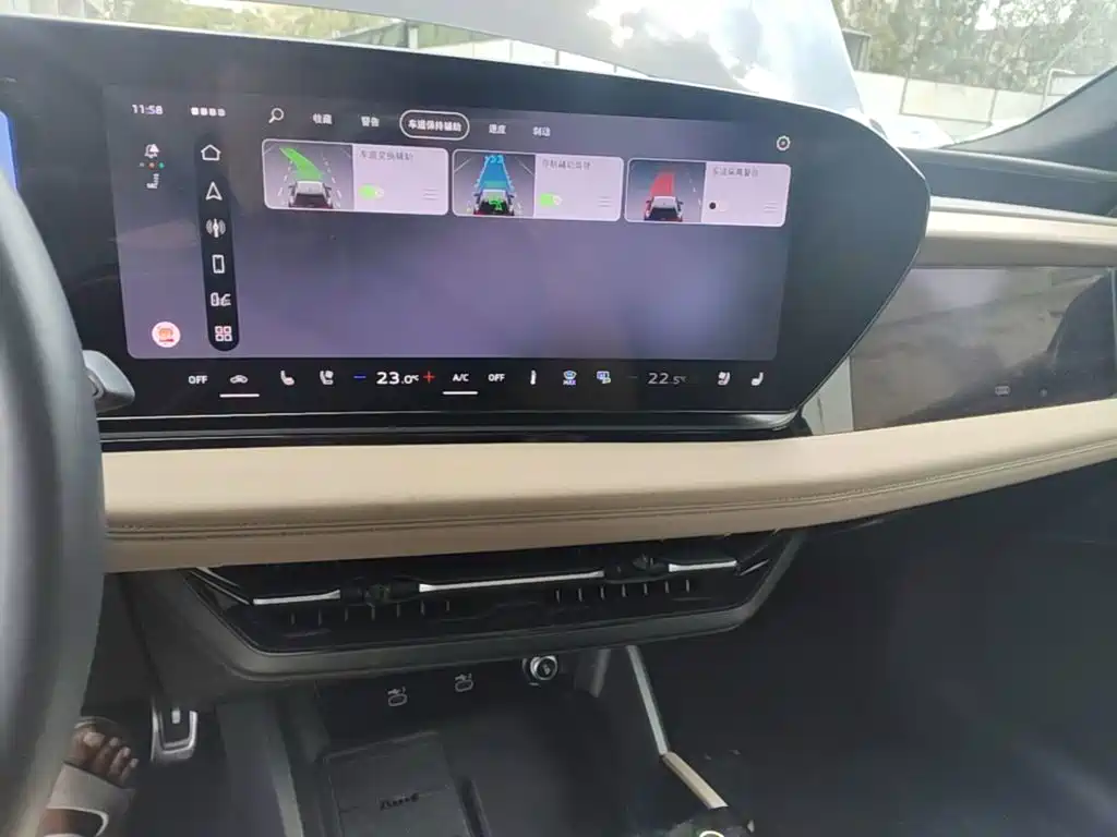 Audi Q6L e-tron — миниатюра 18