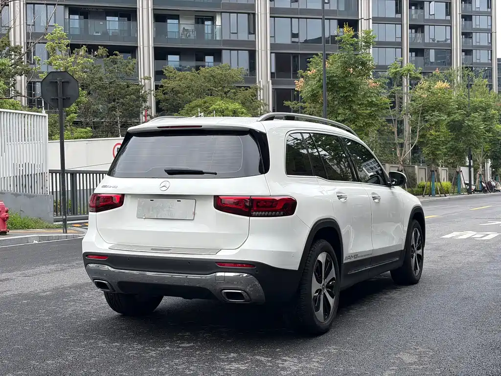 Mercedes-Benz GLB — миниатюра 17