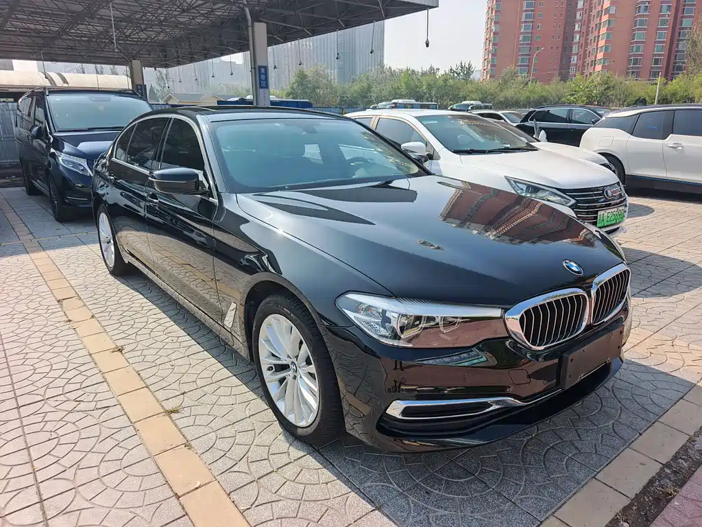 BMW  5 SERIES