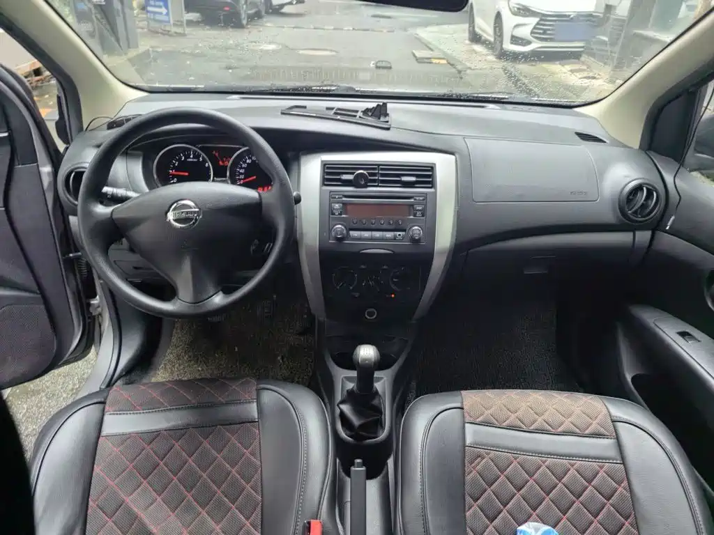 Nissan Livina — миниатюра 12