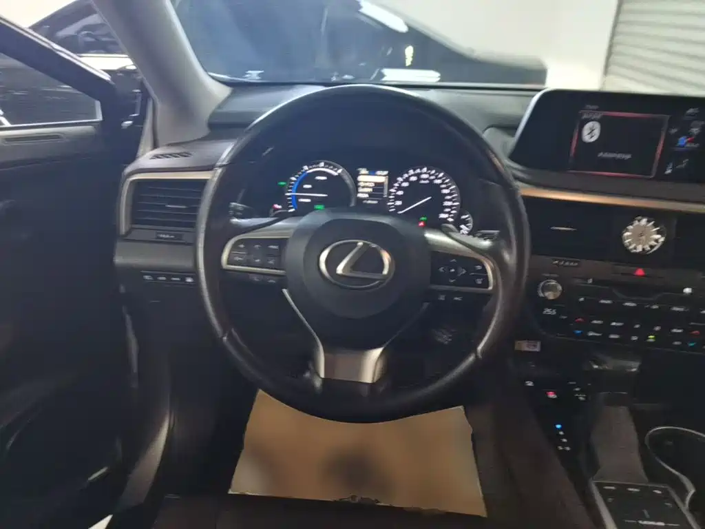 Lexus RX — миниатюра 11
