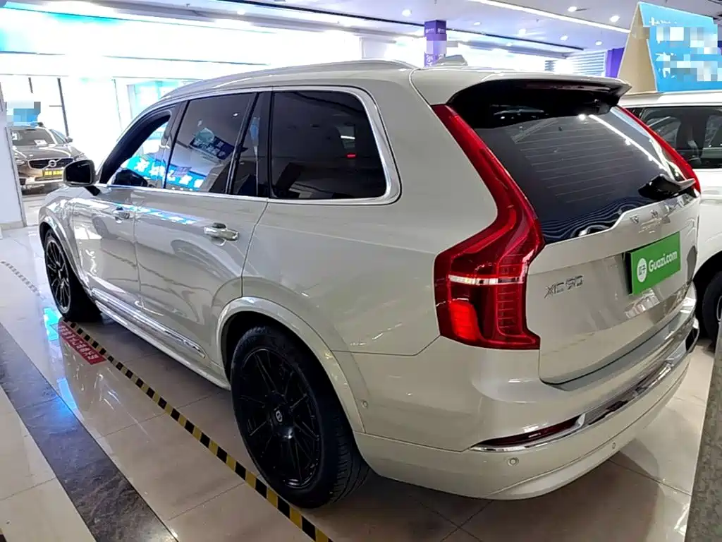 Volvo XC90 PHEV — миниатюра 5