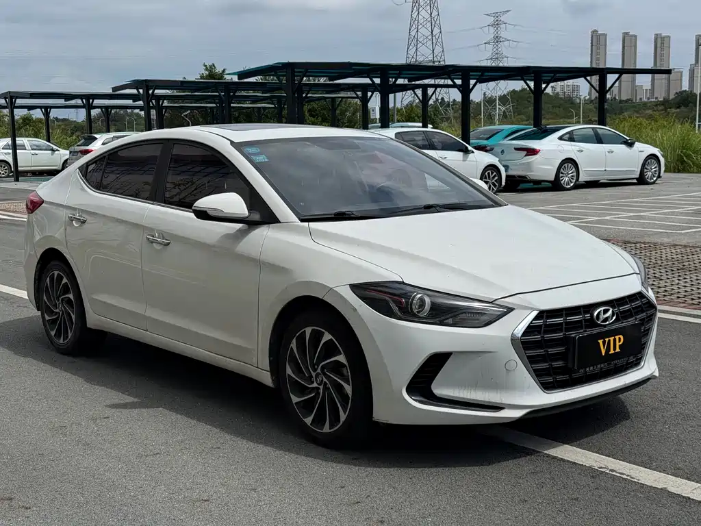 Hyundai Elantra — миниатюра 3
