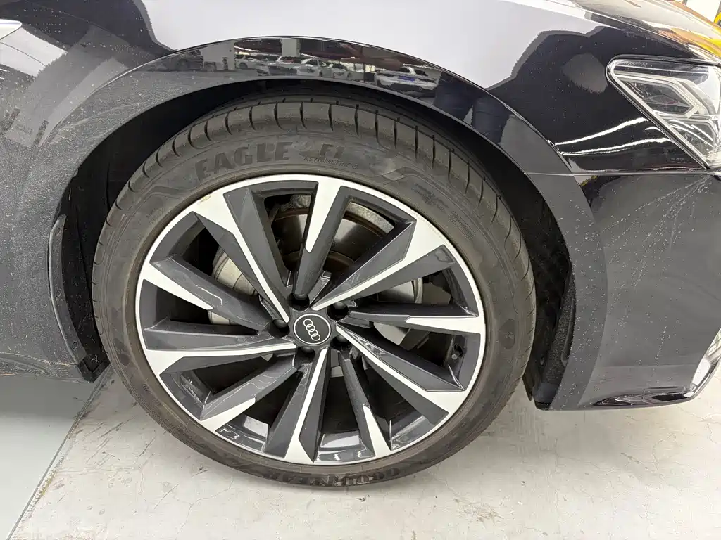 Audi A7L — миниатюра 12